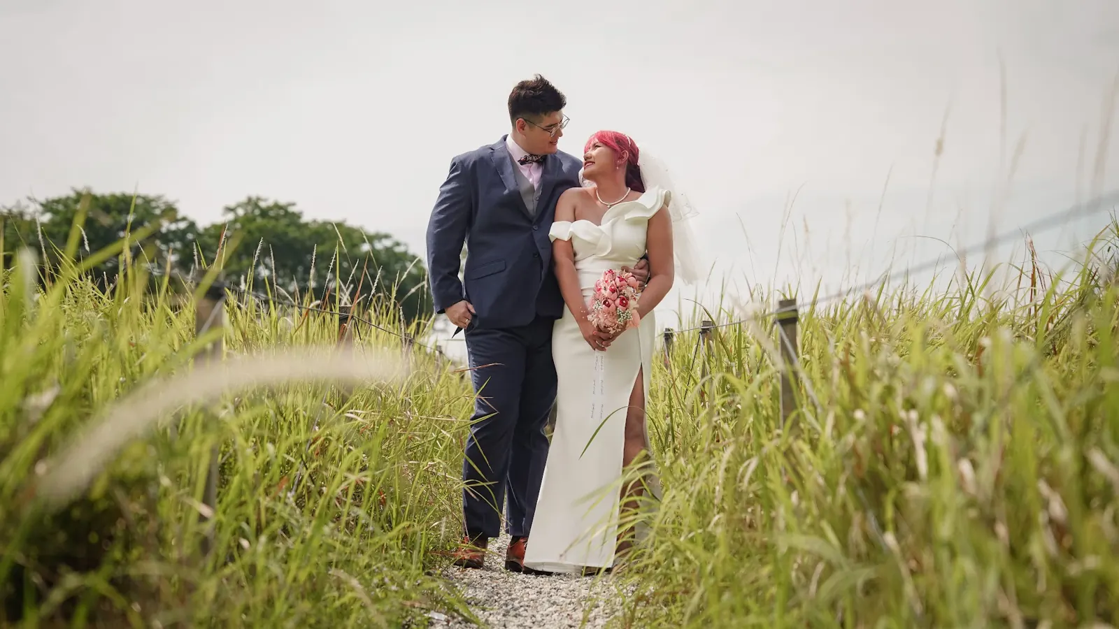 Pre-wedding and solemnisation at Jurong Lake Gardens and National Gallery